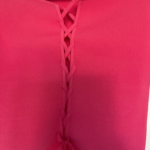 ALICE + OLIVIA Hilaria Lace Up Top - Picture 5 of 7